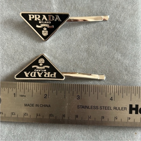 New never worn Prada Milano Black Triangle Logo Hair Pins - Set of 2 - Picture 5 of 5